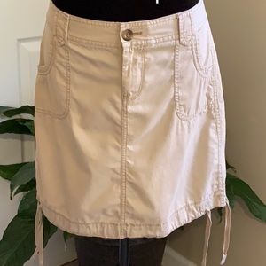 Old Navy Kaki Skirt ladies Size 4 Euc EUC non fade